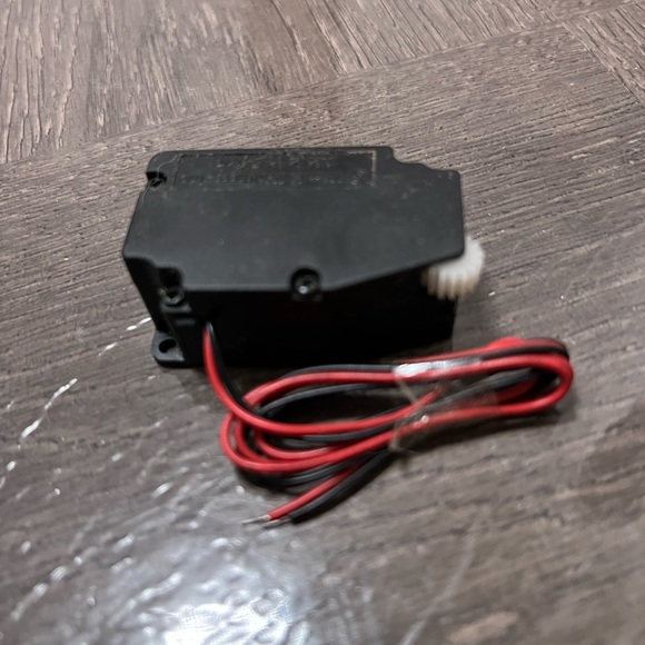 ARDUINO UNO WiFi REV2/WALTHERS Model Motorizing Kit Dc Motor/Blackhawk Speaker - Picture 12 of 15